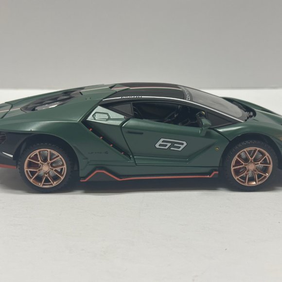 1:24 Lamborghini Centenario Diecast With Headlight & Taillight LED Matt Green - Picture 5 of 11